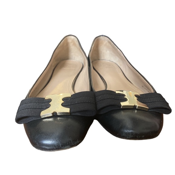 Tory Burch Black Leather Almond Toe Flats Size 7 Gold Logo Detail Grosgrain Bow - Picture 6 of 7